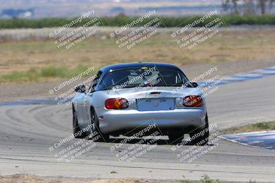 media/Jun-05-2022-CalClub SCCA (Sun) [[19e9bfb4bf]]/Group 1/Race/